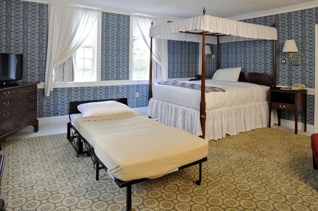 Old Sturbridge Inn & Reeder Family Lodges Exteriör bild