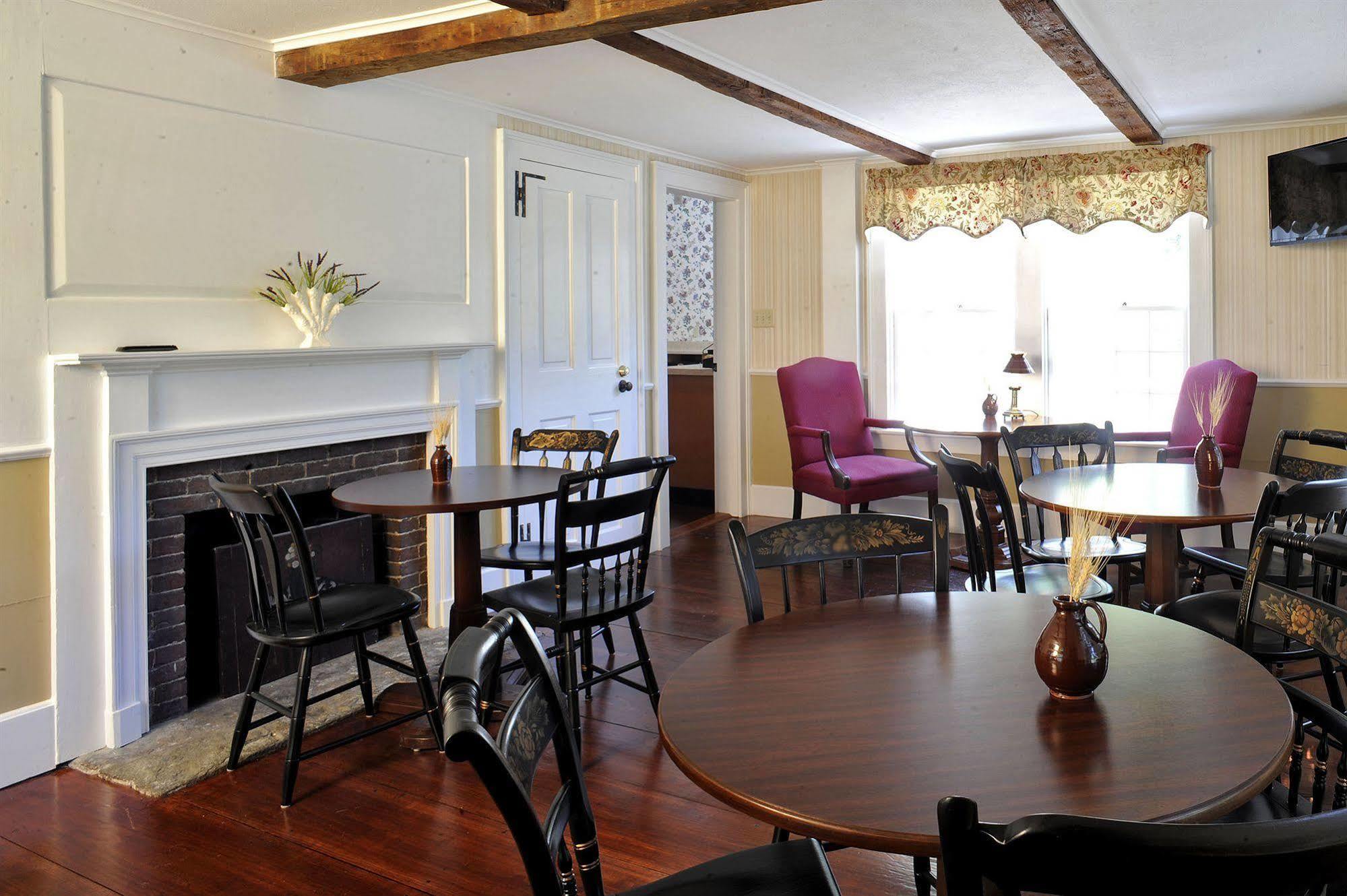 Old Sturbridge Inn & Reeder Family Lodges Exteriör bild