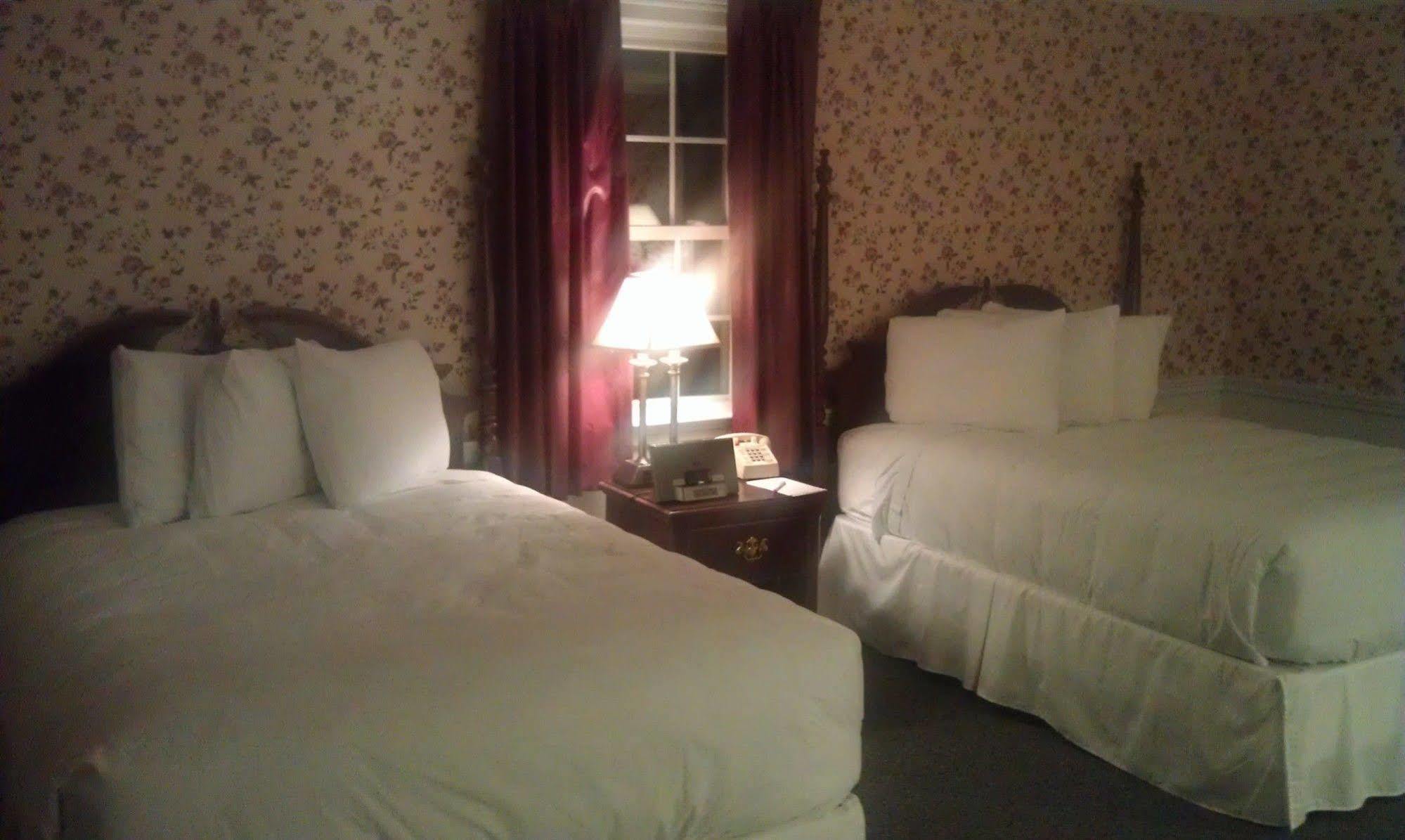 Old Sturbridge Inn & Reeder Family Lodges Exteriör bild